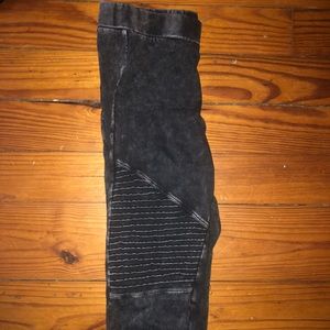 🤩Divided, size extra small, Leggings! 🤩